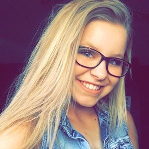 Meet your Posher, Halee